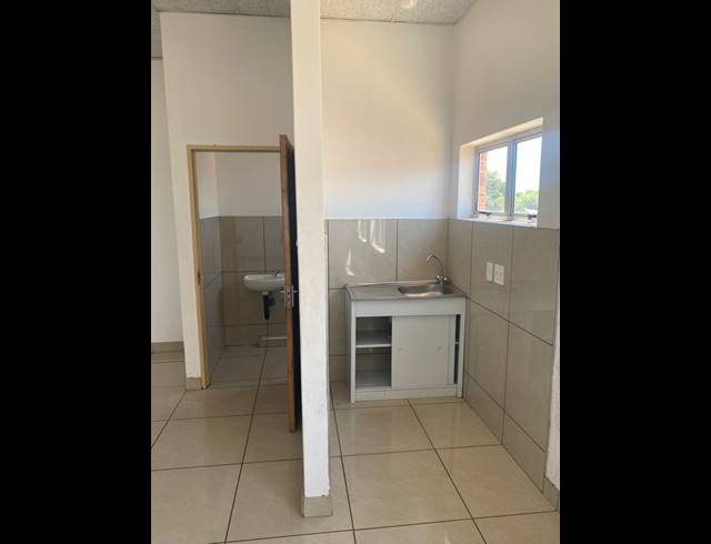 84M² BUILDING TO LET IN RUSTENBURG CENTRAL